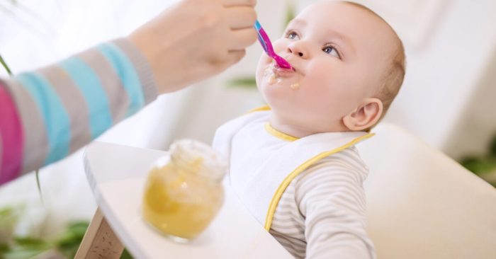جدول تغذية الطفل الرضيع في الشهر السادس