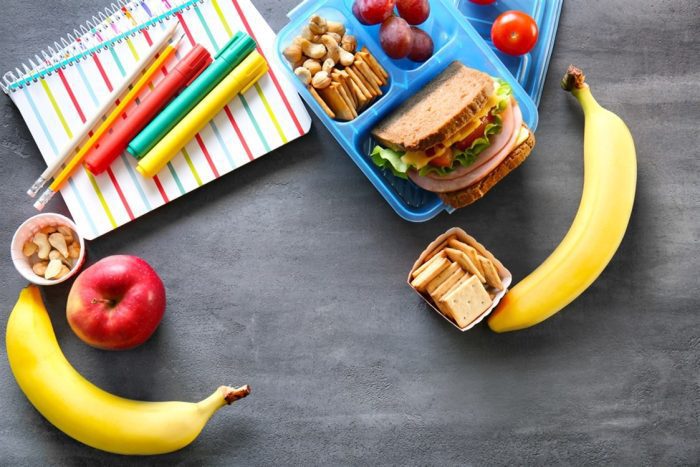 تغذية الأطفال في سن المدرسة والأكلات التي تفيد دماغ الطفل