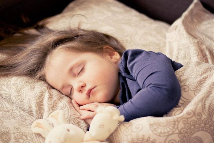 دعاء قبل النوم للأطفال وفوائده وفضله وخطوات تسهيل نوم الطفل
