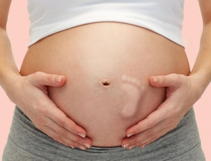 أعراض الحمل بتوأم في الشهر الرابع