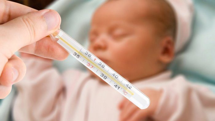 علاج ارتفاع درجة حرارة الطفل حديث الولادة