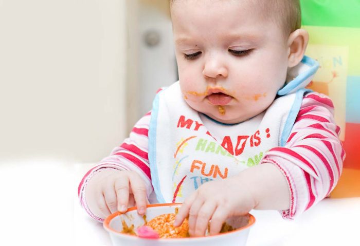 طفل 11 شهر ماذا يأكل 