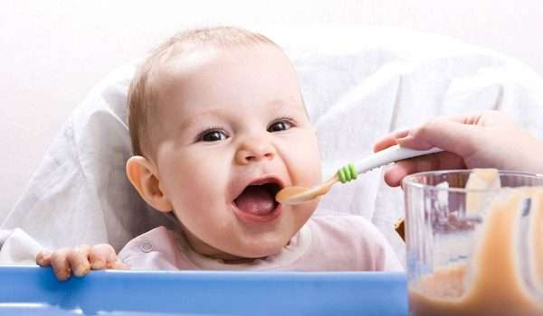 جدول تغذية الطفل الرضيع من الشهر الأول