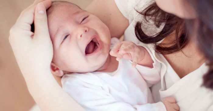 أسباب عصبية الرضيع أثناء الرضاعة