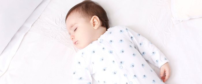عدد ساعات نوم الطفل في الشهر الثاني
