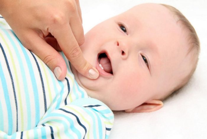 لماذا يصاب الطفل بالإسهال أثناء التسنين؟