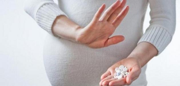 هل يؤثر الدواء على الجنين في الشهر الأول؟
