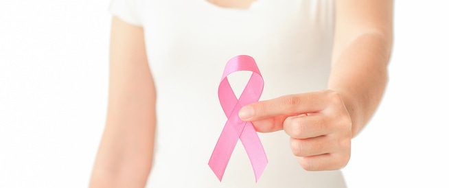 أعراض سرطان الثدي عند الفتيات بالصور