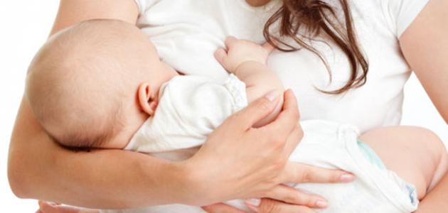 فوائد الرضاعة الطبيعية للأم والطفل