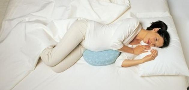 طريقة نوم الحامل في الشهر الثالث