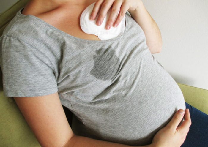 هل وجود الحليب في الثدي من علامات الحمل