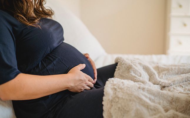 تأثير هرمونات الجنين الذكر على الأم