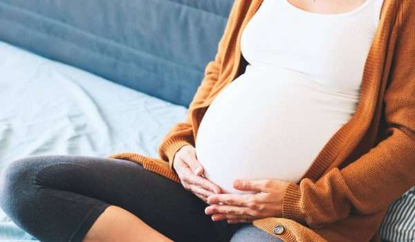 قلة الإفرازات أثناء الحمل ونوع الجنين